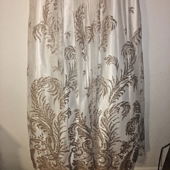 🌸HP🌸 Gold/white spaghetti strap/strapless dress - Picture 3 of 8